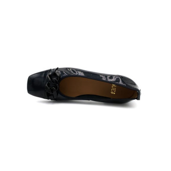 Ballerine avec maille en cuir vernis noir en grande pointure femme de la marque Folie's